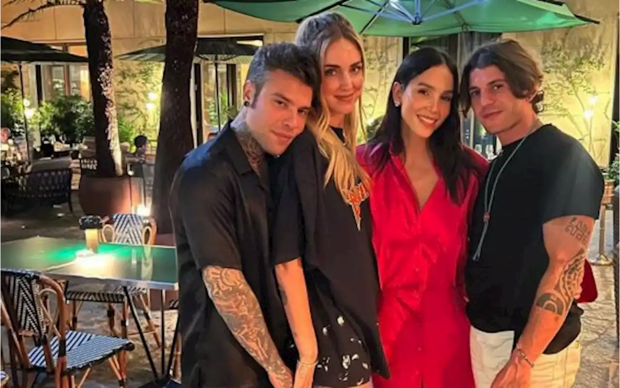 Fedez e Chiara Ferragni a cena con Rkomi e Paola Di Benedetto