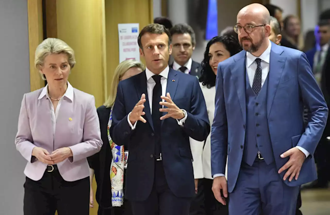 Ukraine and Moldova officially granted EU candidate status