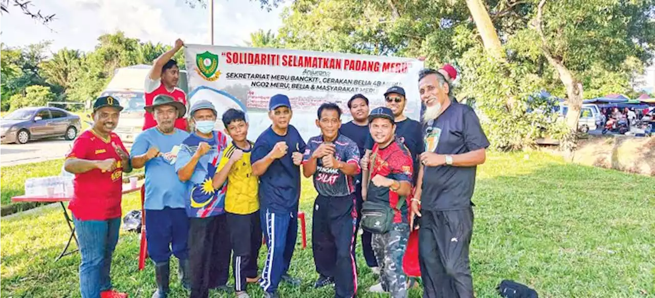 Bantah bina kuarters kerajaan di padang