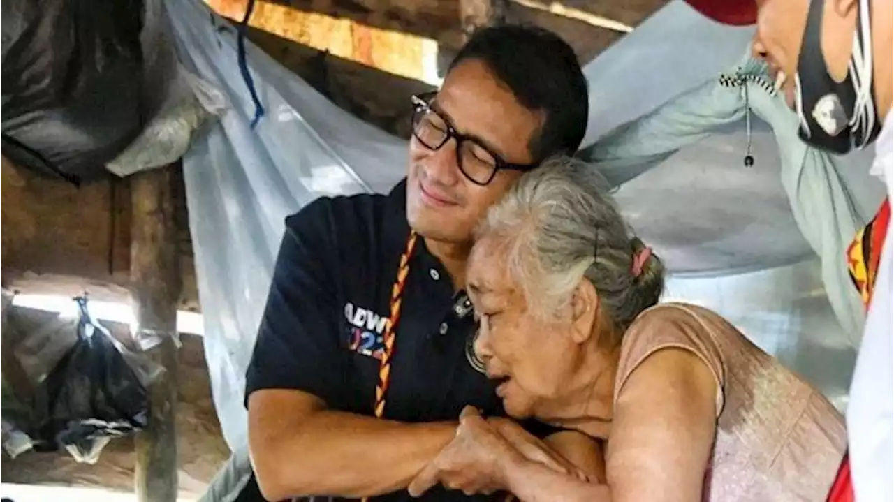 Sandiaga Perbaiki Rumah Wanita Tua Sebatang Kara di Nias Selatan