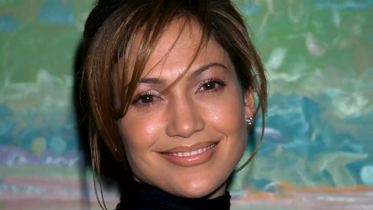 Con Jennifer Lopez ritornano le labbra anni 90 – ma più morbide e sfumate