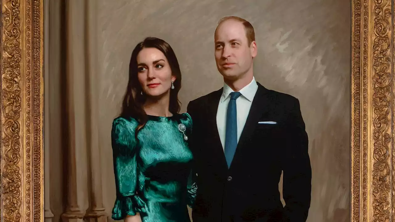 The Duke And Duchess Of Cambridge’s First Official Portrait Captures One Of Kate’s Fashion Highlights