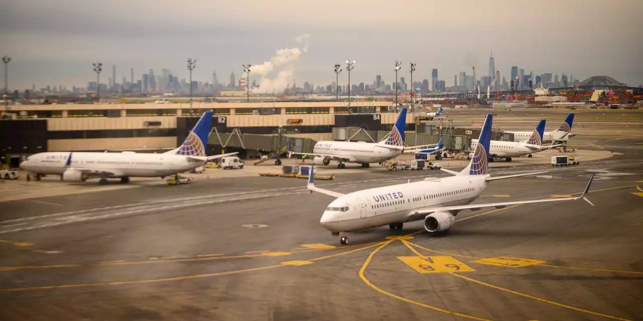 United Airlines to Cut Newark Flying to Ease Congestion