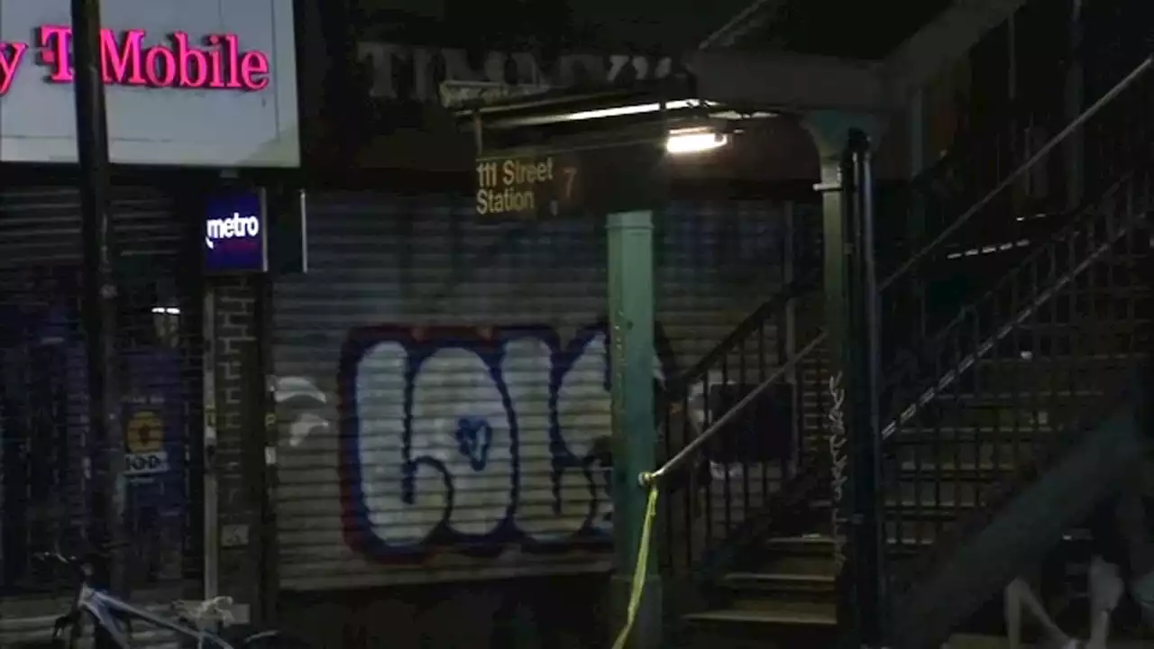 15-year-old subway surfer severely injured after falling off train in Queens