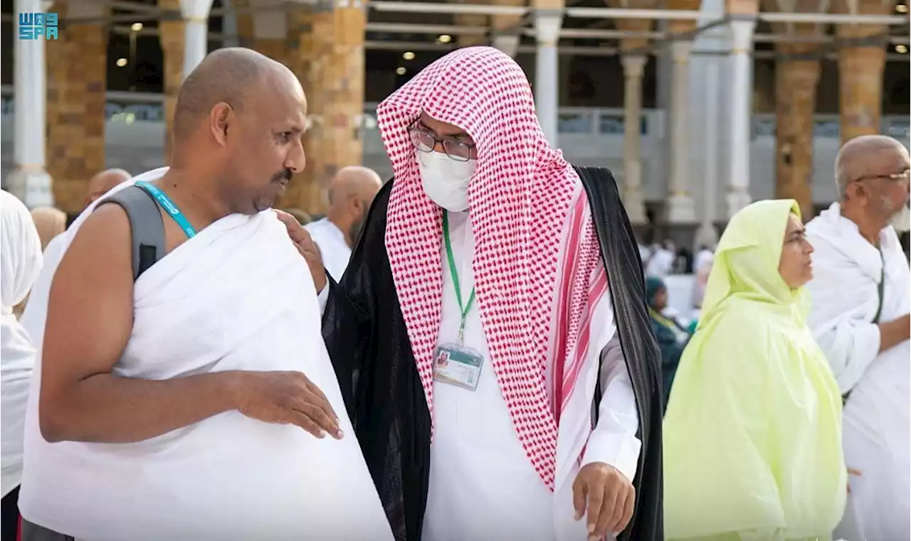 24 ألف مستفيد من خدمات برنامج “إرشاد ودلالة” داخل المسجد الحرام