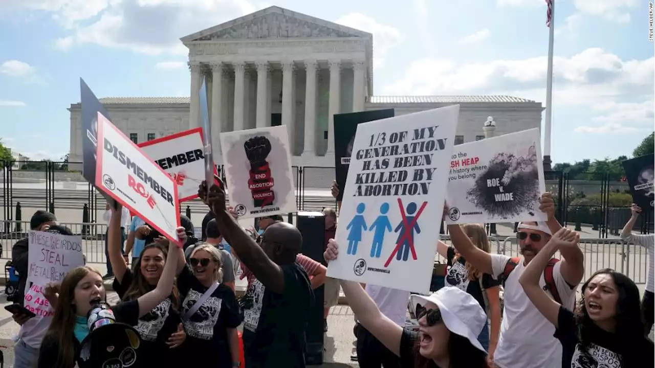 Supreme Court overturns Roe v. Wade