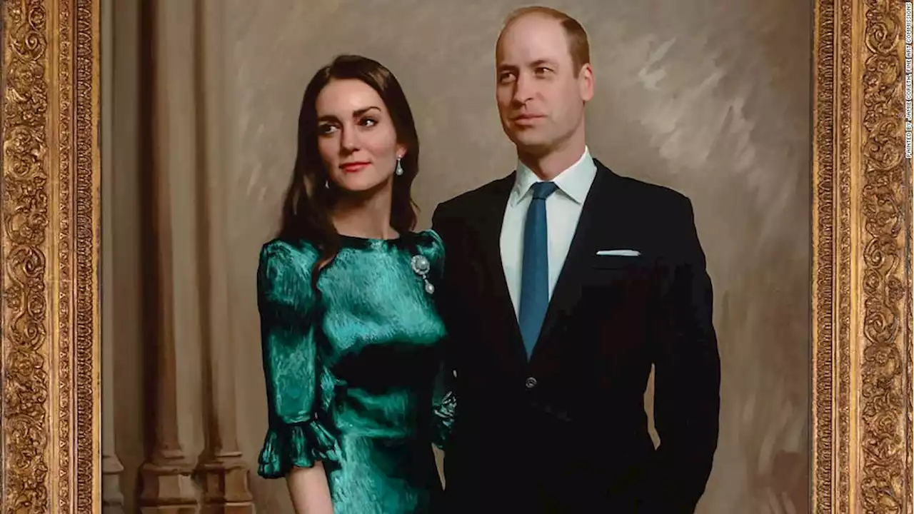 The first official joint portrait of Prince William and Kate has been unveiled