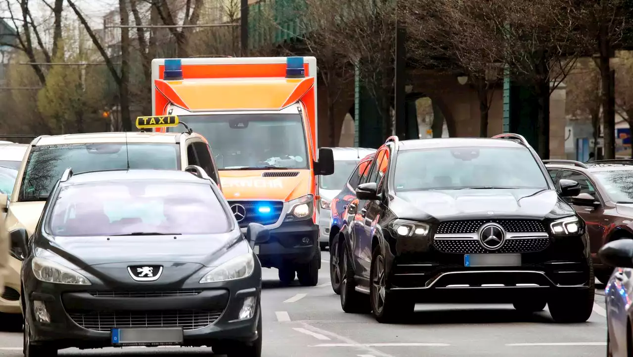 Rettungsdienste: Autofahrer dürfen sie keine einzige Minute behindern