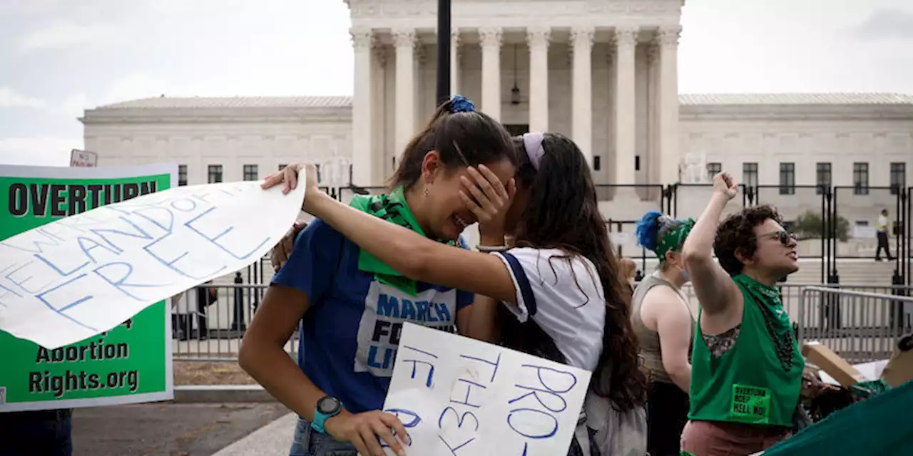 La Corte Suprema statunitense ha eliminato il diritto all’aborto a livello nazionale - Il Post