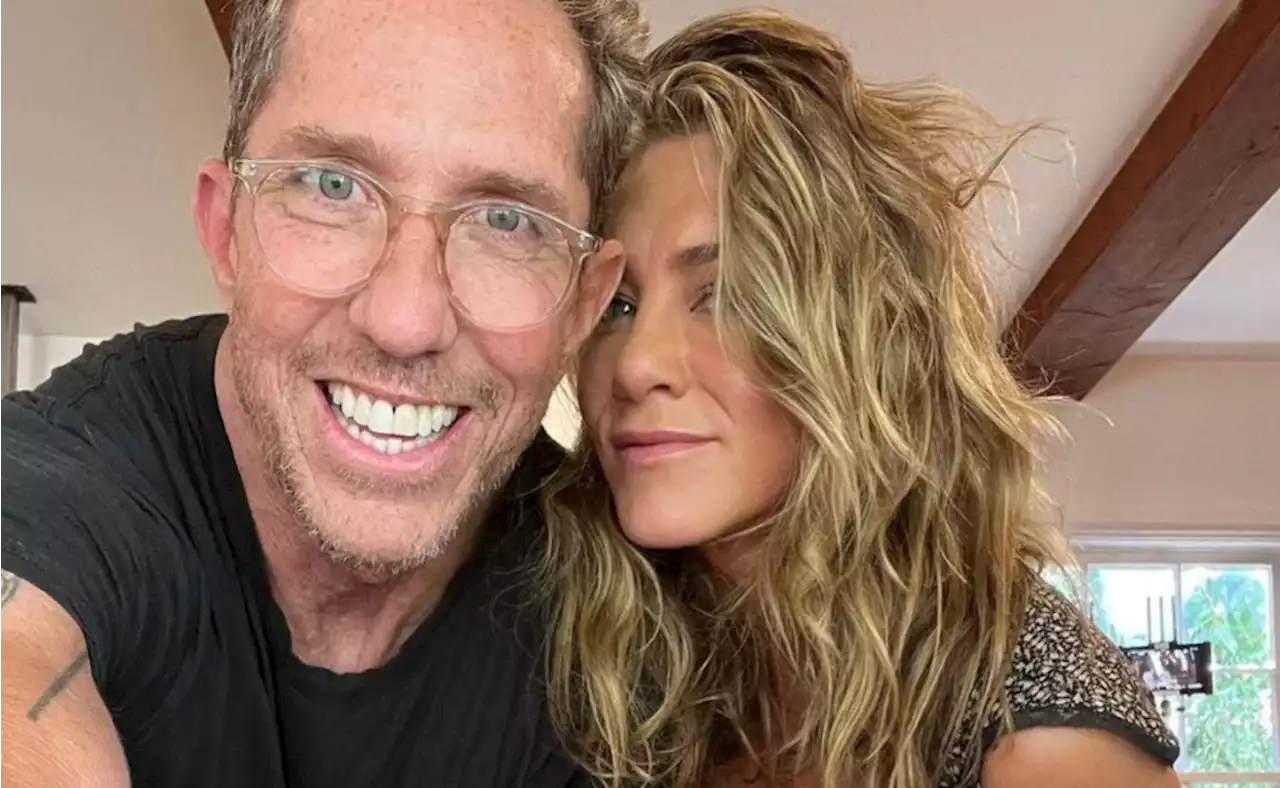 Jennifer Aniston cambia look e diventa curly - iO Donna