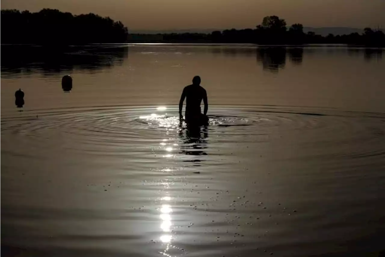 Summer swelter: Persistent heat wave breaks records, spirits