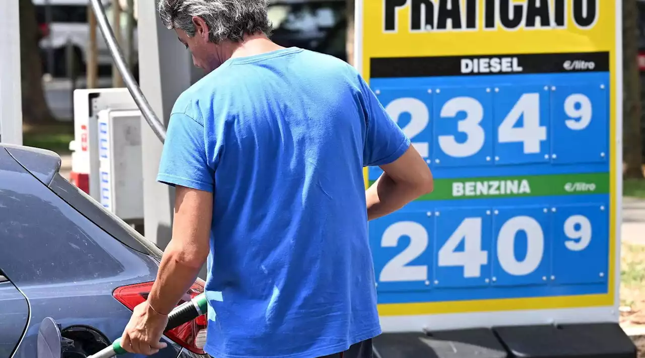 Caro carburanti, prorogato fino al 2 agosto sconto di 30 centesimi