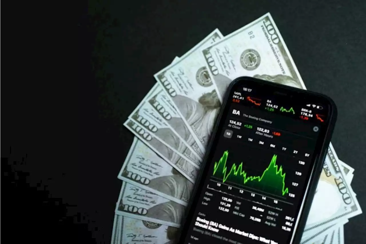 South Africa’s weak rand hurts cellular contract prices