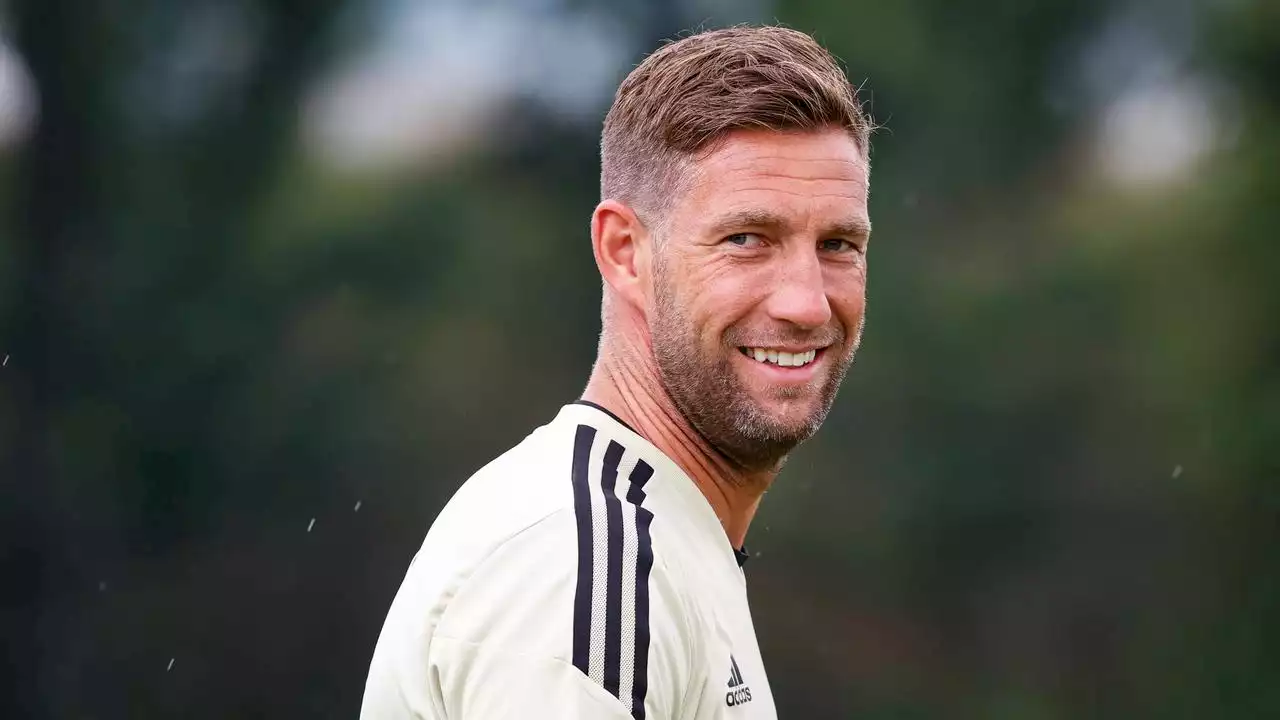 Stekelenburg verlengt contract en gaat tot zijn veertigste door bij Ajax