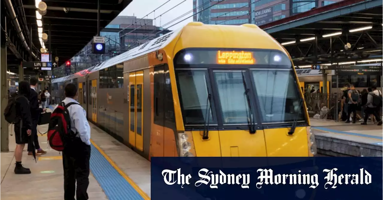 Ministers hold urgent talks with union to head off Sydney train disruptions