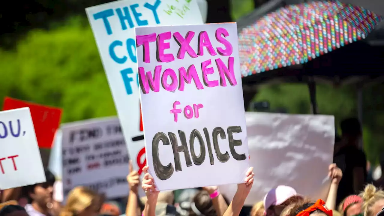 Major Texas Abortion Fund Pauses Money for Abortions After Roe Is Overturned