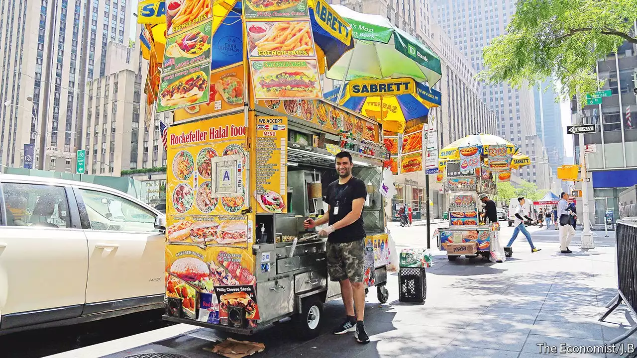 What Manhattan’s street-food vendors reveal about their city