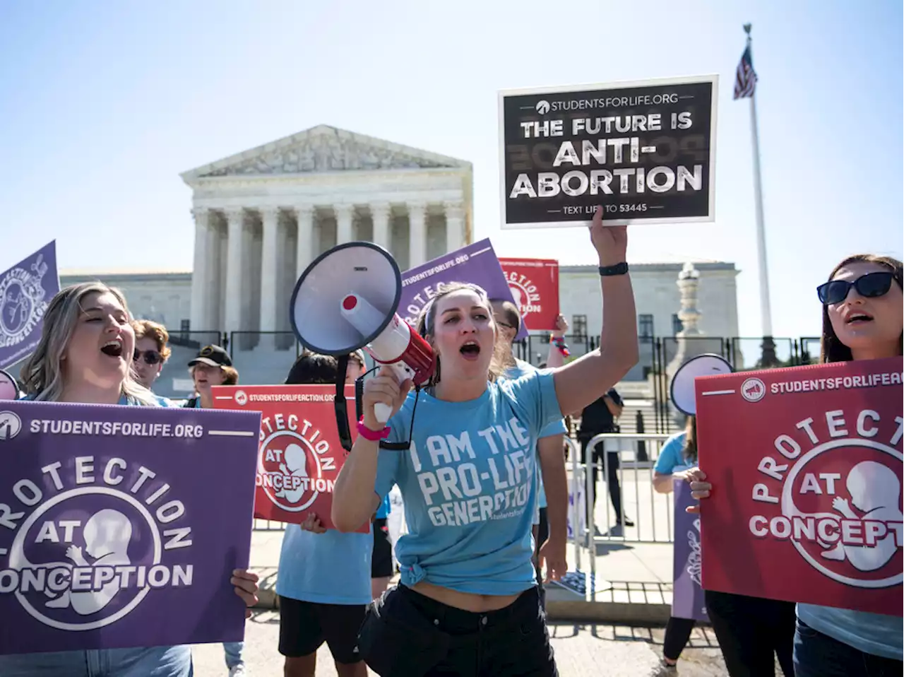 Supreme Court overturns Roe v. Wade