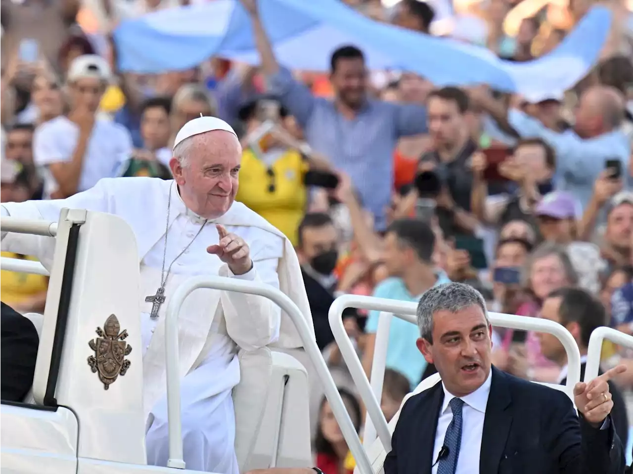 Famiglia, Papa: 'Sentiamo più che mai che va difesa'