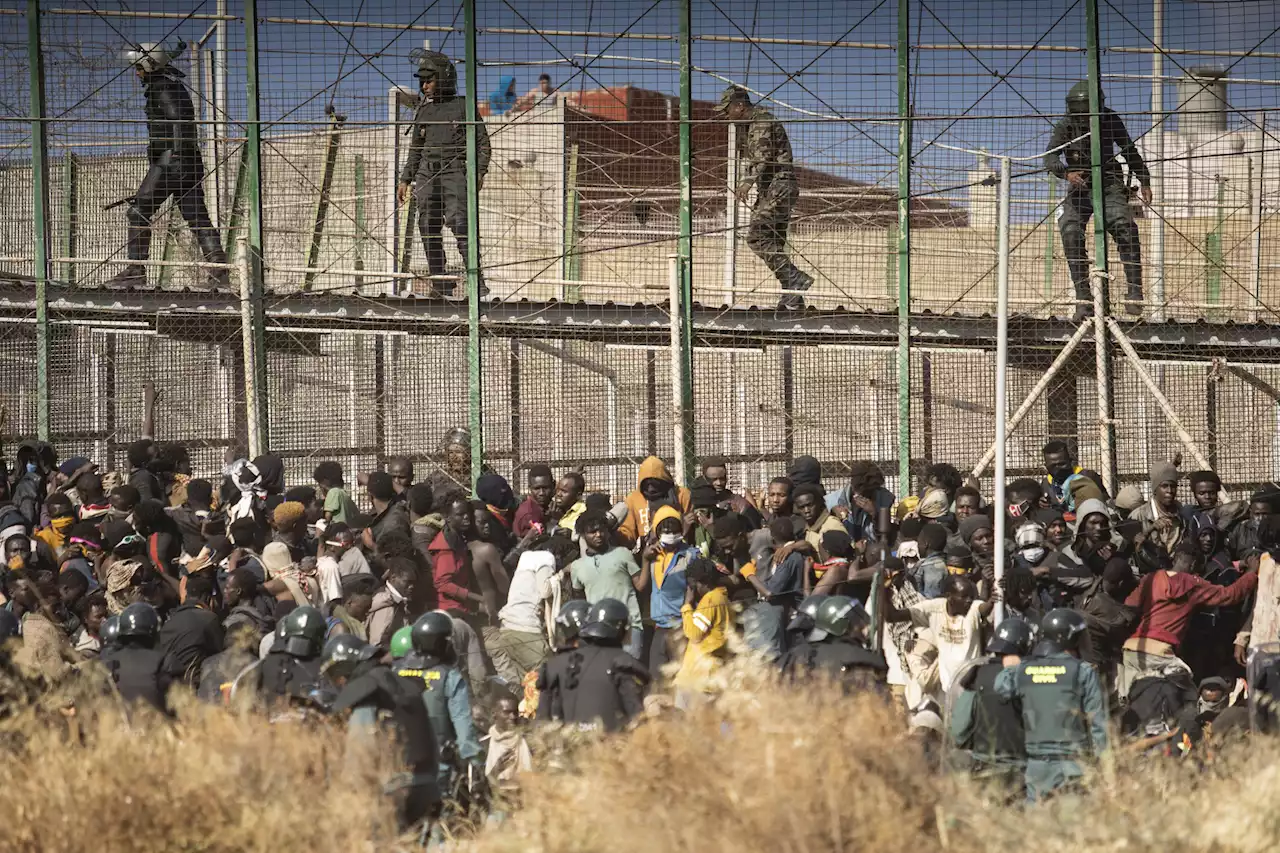 Morocco: 18 migrants dead in stampede to enter Melilla