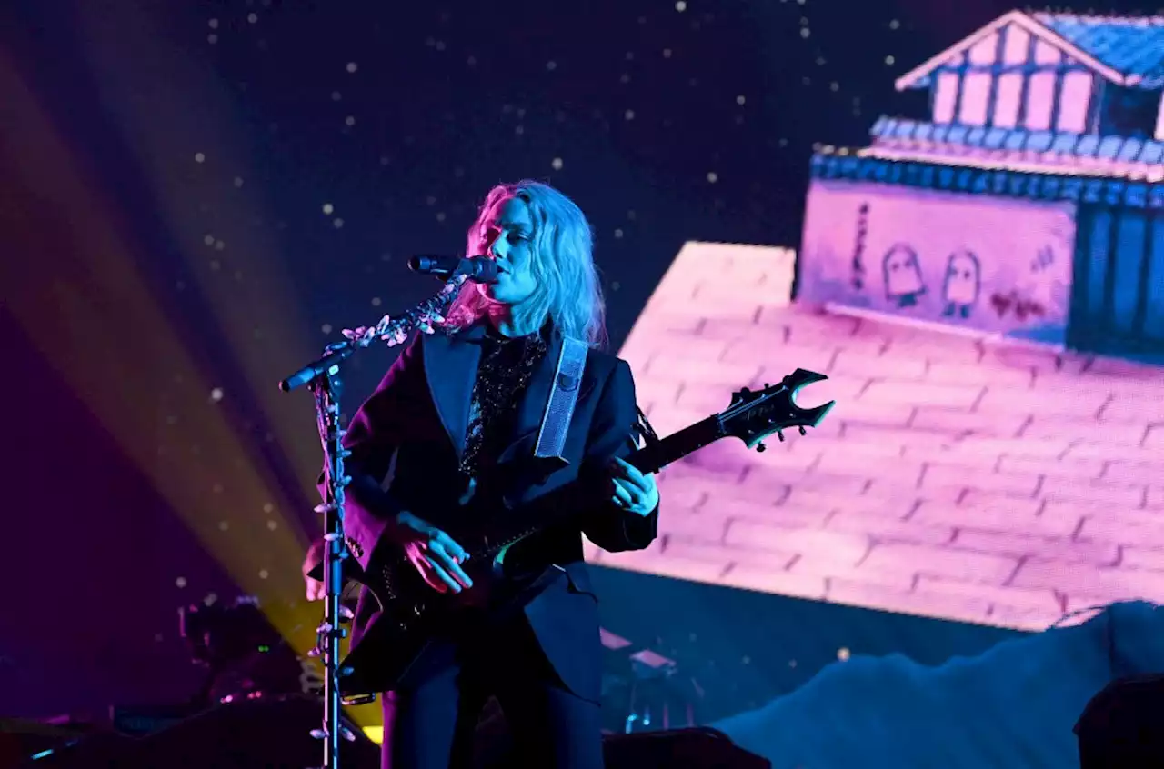 Phoebe Bridgers Leads ‘F— Supreme Court’ Chant at Glastonbury