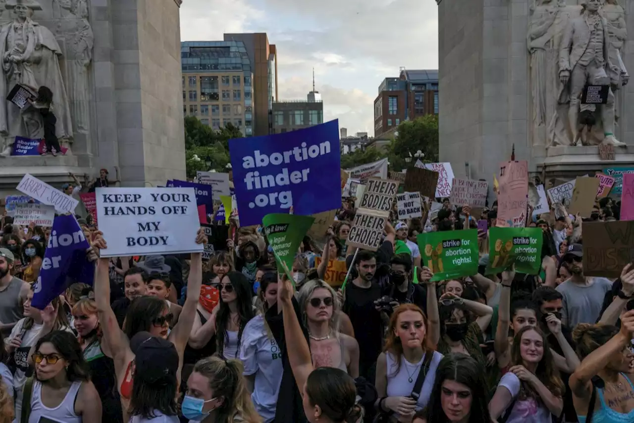 Révocation du droit à l’avortement aux Etats-Unis : les réactions de la classe politique française