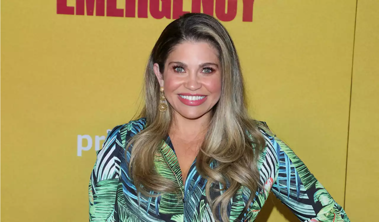 ‘Boy Meets World’ Alums Danielle Fishel & Marc Blutman Team To Develop Comedy ‘I’m With Her’