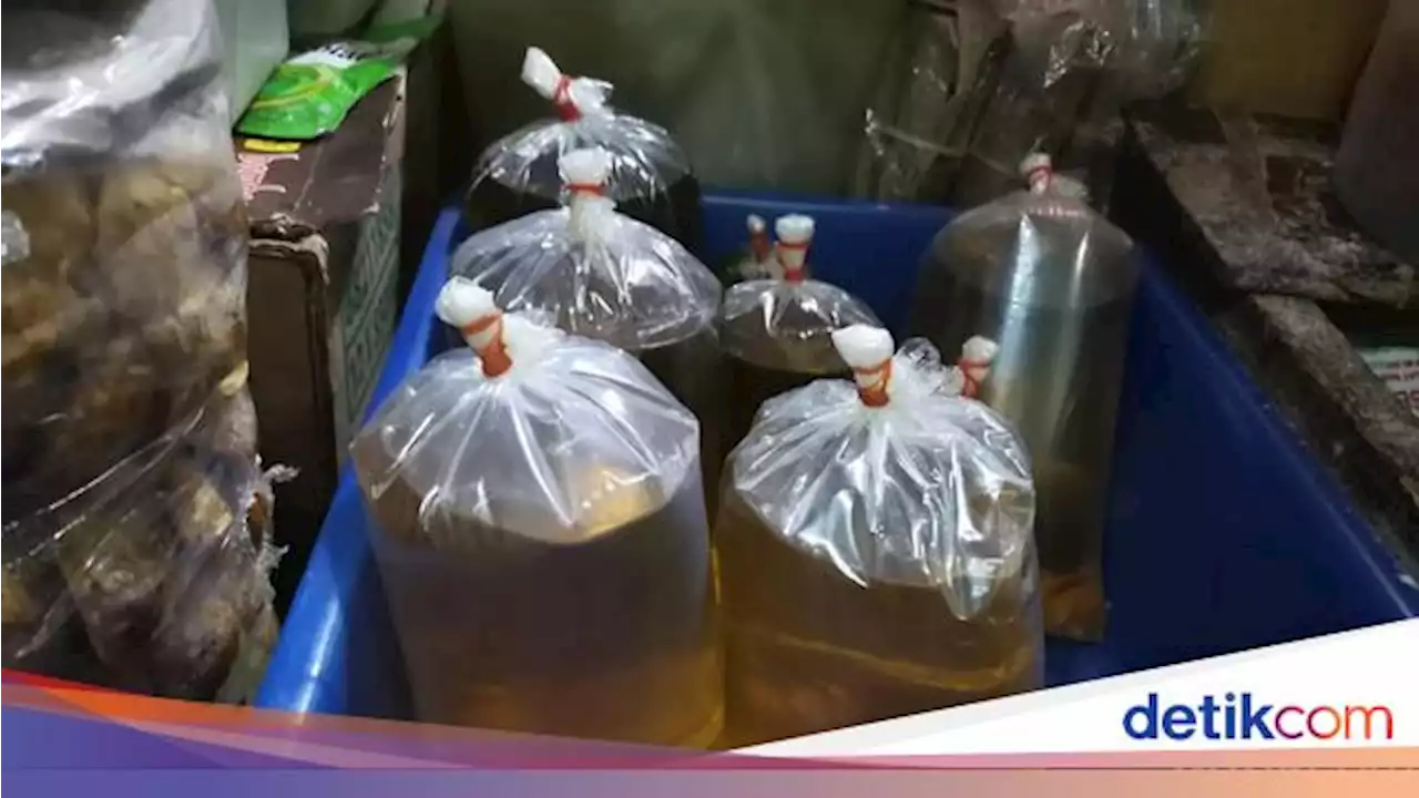 Beli Minyak Goreng Curah Pakai PeduliLindungi atau KTP, Maksimal 10 Kg/Hari