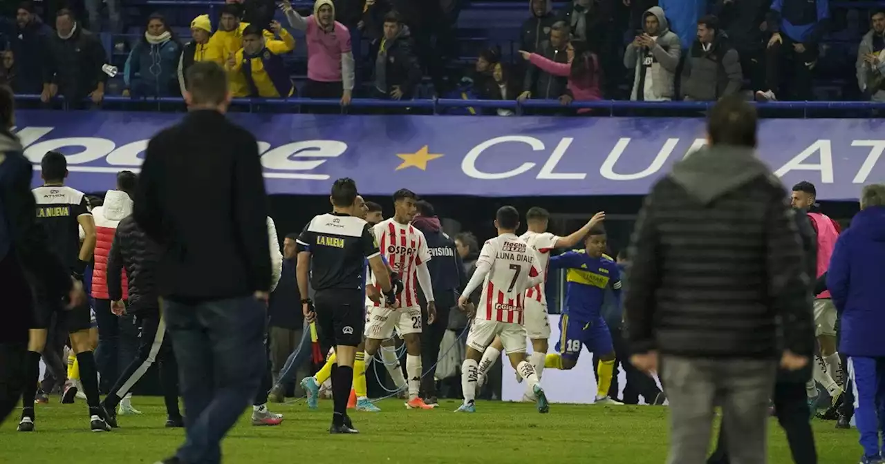 Qué pasó en los dos minutos de caos y empujones en la Bombonera