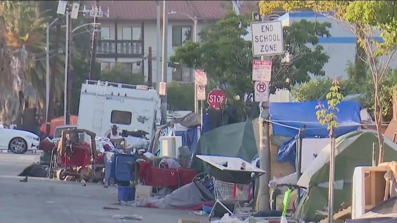 LA City Council panel supports ban on homeless encampments near schools