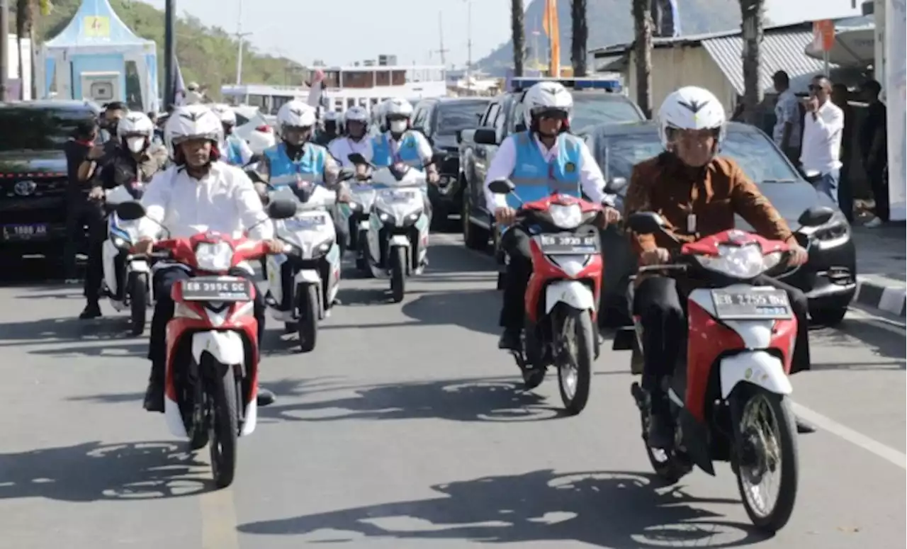 PLN Ajak Stakeholders Keliling Labuan Bajo Pakai Motor Listrik