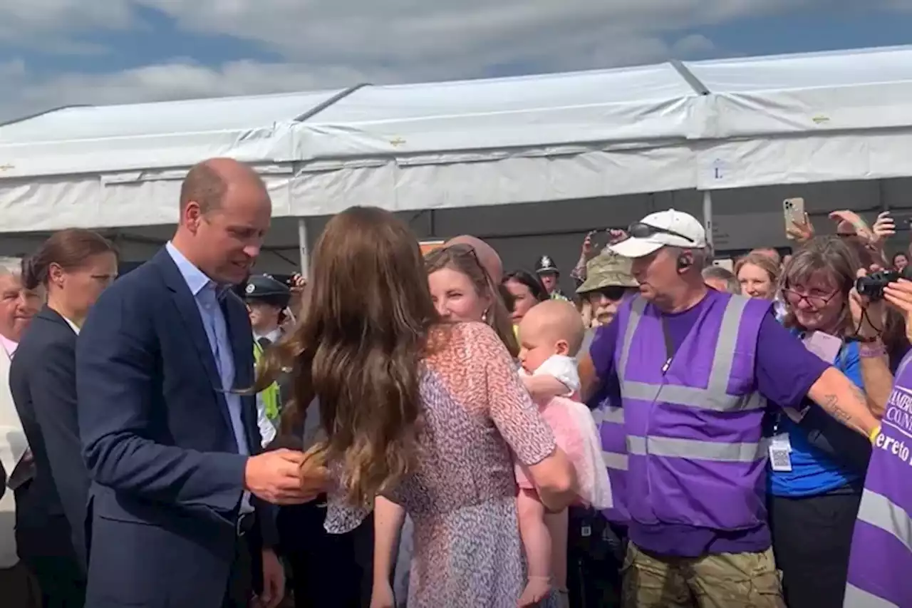 La incómoda actitud del príncipe William cuando Kate Middleton le hizo upa a un bebé en un evento