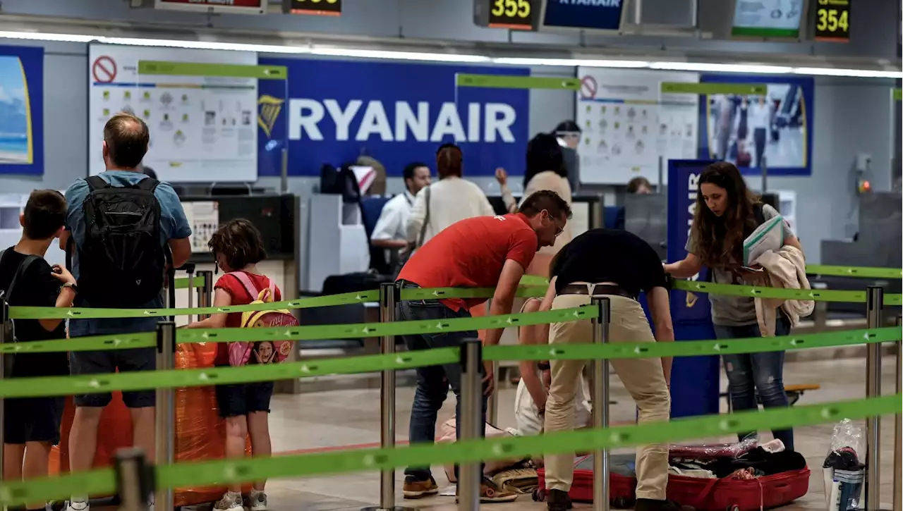 Caos aeroporti. Tra ritardi, cancellazioni e bagagli smarriti, quali sono i nostri diritti