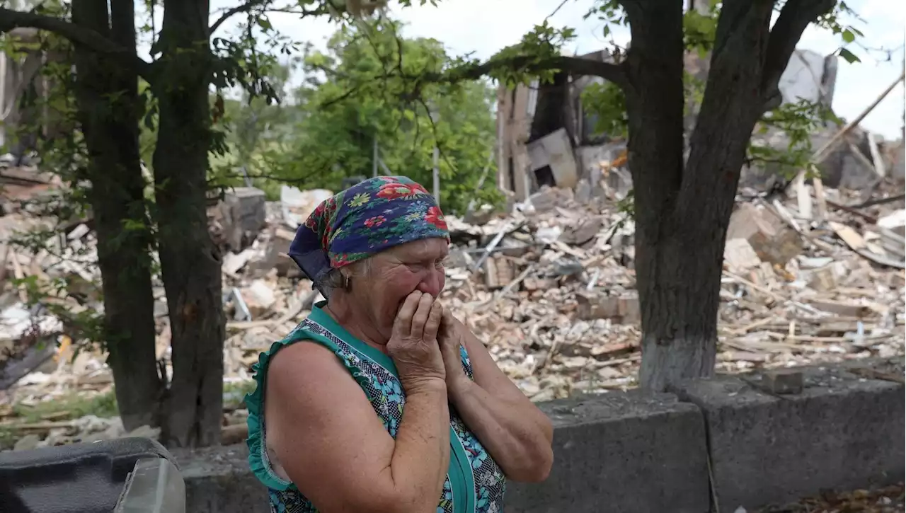 La fuga dei soldati ucraini a nuoto attraverso il fiume: “Severodonetsk è caduta”