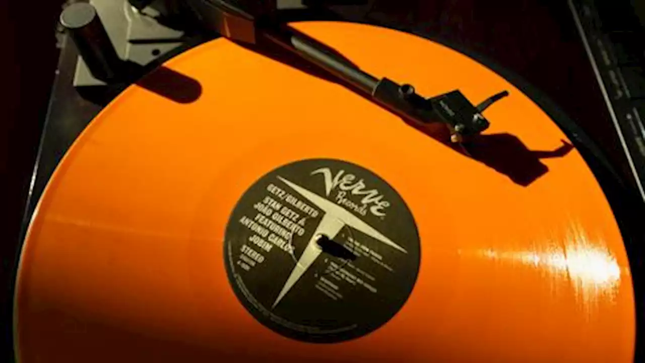 Demand for vinyl records soar, manufacturers struggle to keep pace