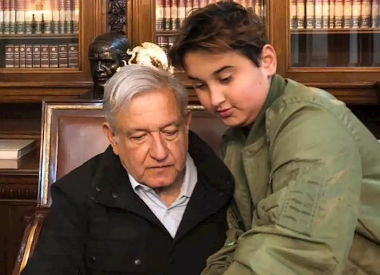 “Con los niños no”, defiende 4T a hijo menor de AMLO ante críticas por su físico