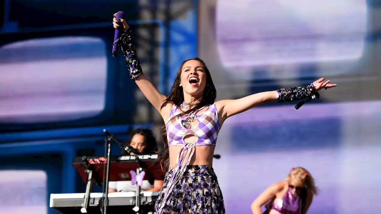 Olivia Rodrigo’s Glastonbury Set Came With a Powerful Roe v. Wade Message