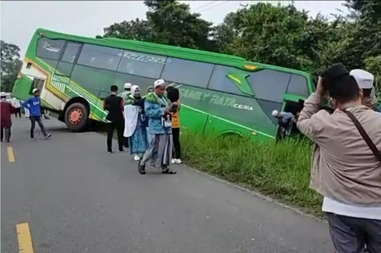 PPIH Jambi kirim bus jemput JCH yang alami kecelakaan