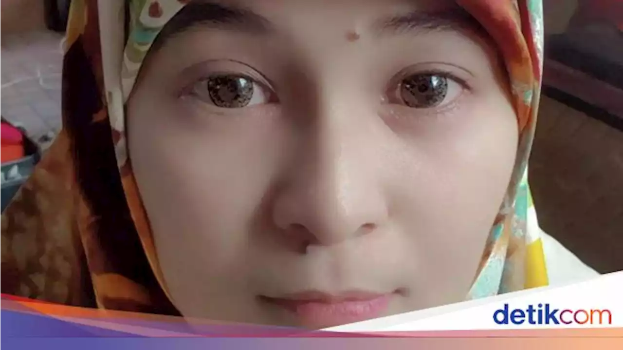 Biasa Tomboi, 7 Seleb Ini Bikin Pangling saat Berhijab