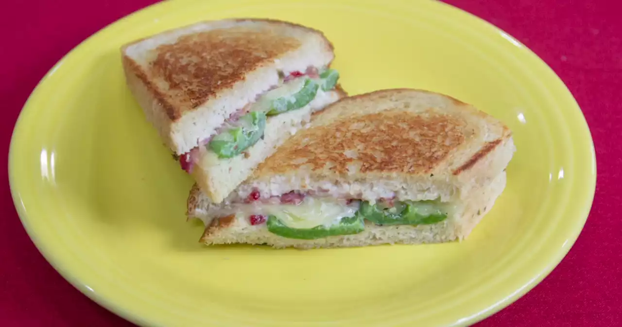 SUNDAY BRUNCH: Jalapeño Popper Grilled Cheese