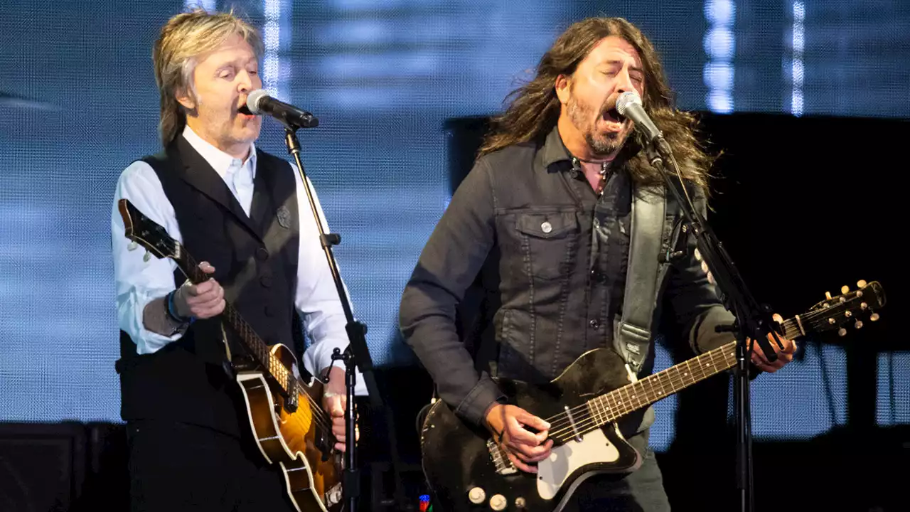 Dave Grohl performs with Paul McCartney at Glastonbury in first show since Taylor Hawkins' death