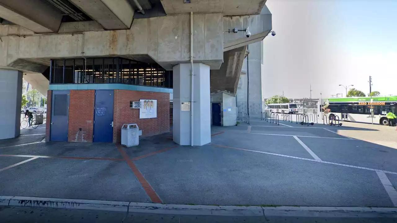 West Oakland BART station reopened after alleged shooting on SF bound train