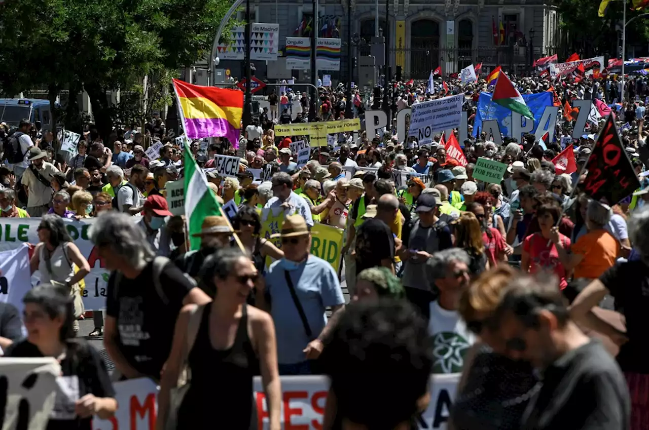 Marchan en Madrid exigiendo la disolución de la OTAN