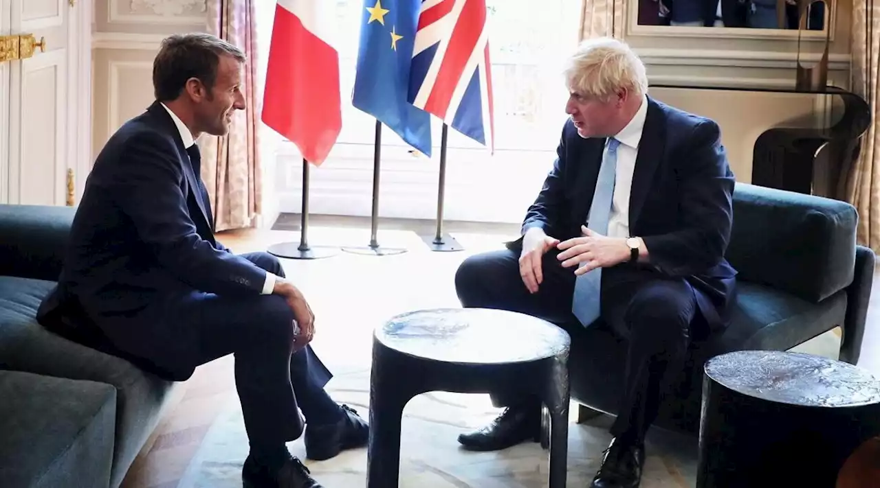 Johnson a Macron: 'No ai negoziati, si può invertire il corso della guerra'