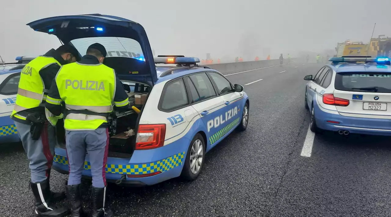 Pavia, auto contromano sulla A7: due morti, tre feriti