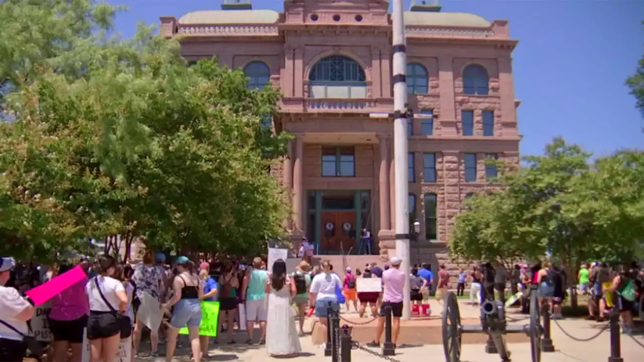 Rallies, Marches Held in North Texas After Roe v. Wade Overturned