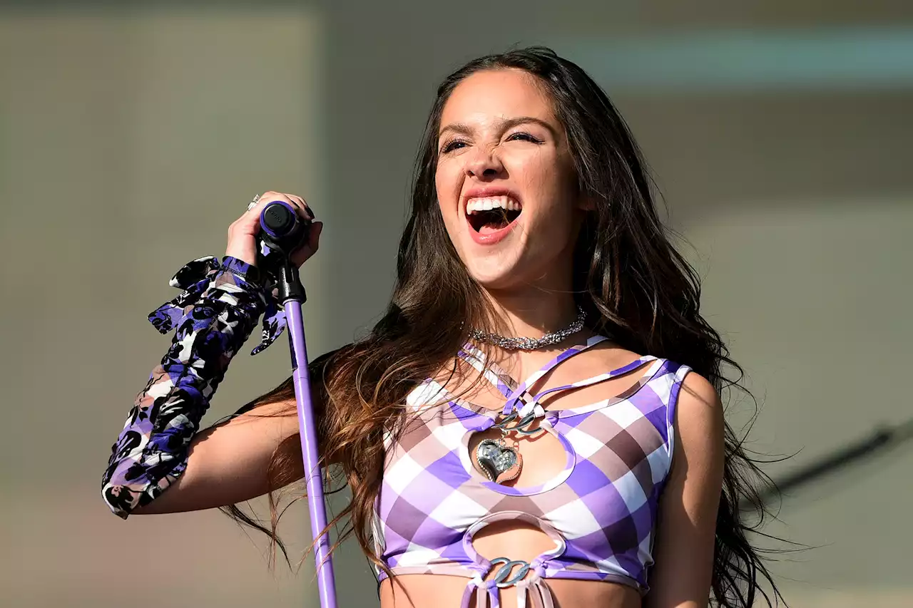 Olivia Rodrigo dedicates ‘F–k You’ performance to Supreme Court justices