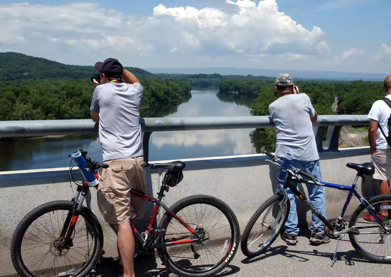 6,000 get close up of new nearly mile-long Susquehanna River bridge thruway