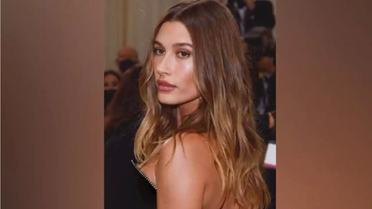 Inilah 5 Kebiasaan Makan Hailey Bieber yang Membuat Tubuhnya Bugar