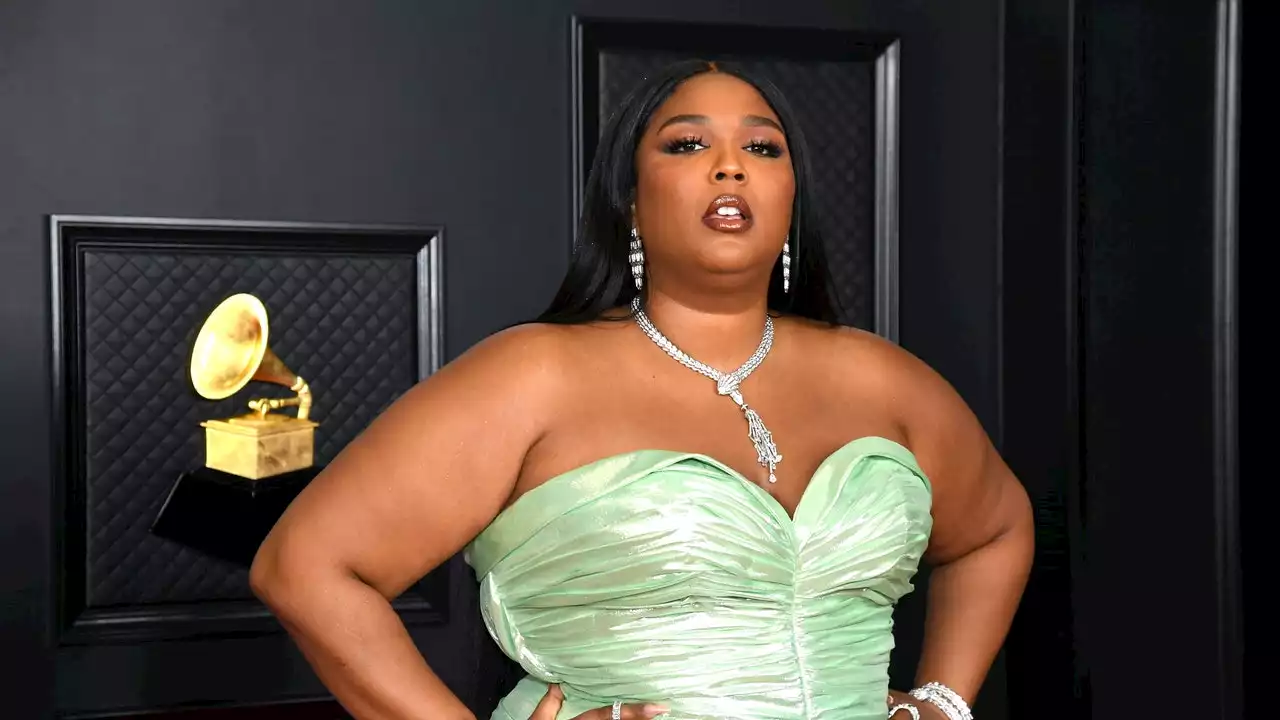 Did Lizzo Just Make the Finger Wave Mullet a Thing?